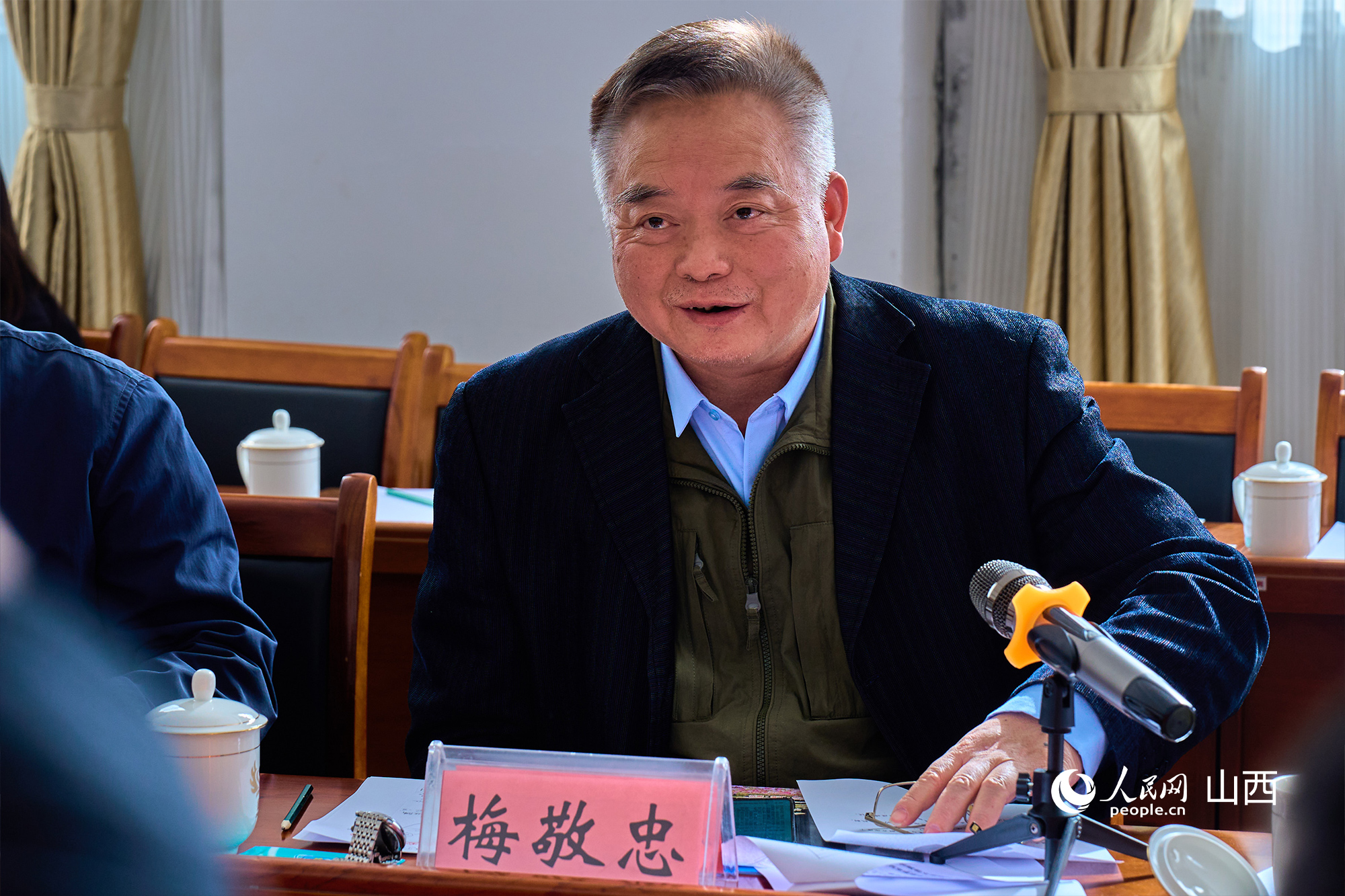 中央黨校（國家行政學(xué)院）文史教研部原副主任、教授梅敬忠。人民網(wǎng) 張超寧攝