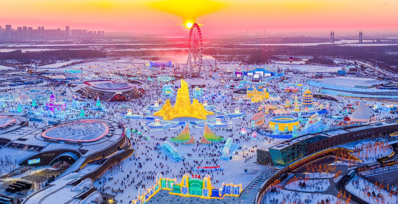 哈爾濱冰雪大世界迎來(lái)“開(kāi)門紅”。人民網(wǎng)記者 蘇靖剛攝