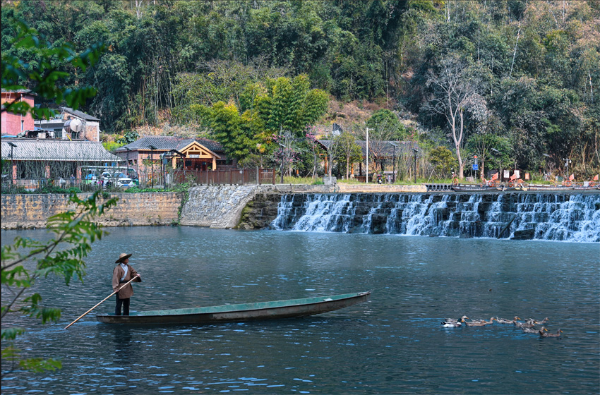世外桃源春光好。網(wǎng)友“坐井說天闊”攝