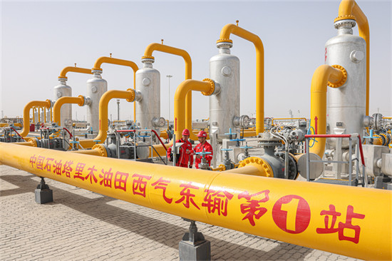 塔里木油田西氣東輸管網(wǎng)。 王成凱攝