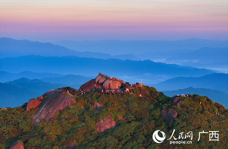 貓兒山日出。人民網(wǎng) 雷琦竣攝
