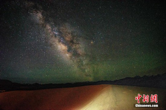 圖為6月20日晚，高原銀河風(fēng)光。曹枝清 攝